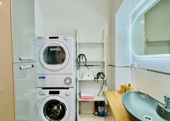 Cora Apartment