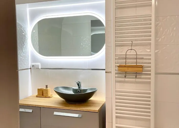 Cora Apartment *