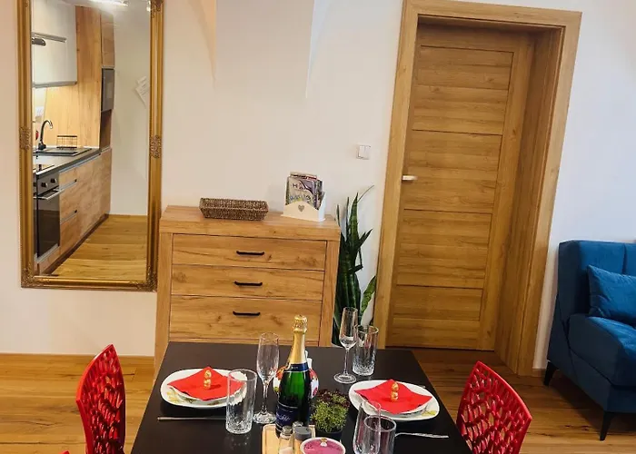 Cora Apartment *